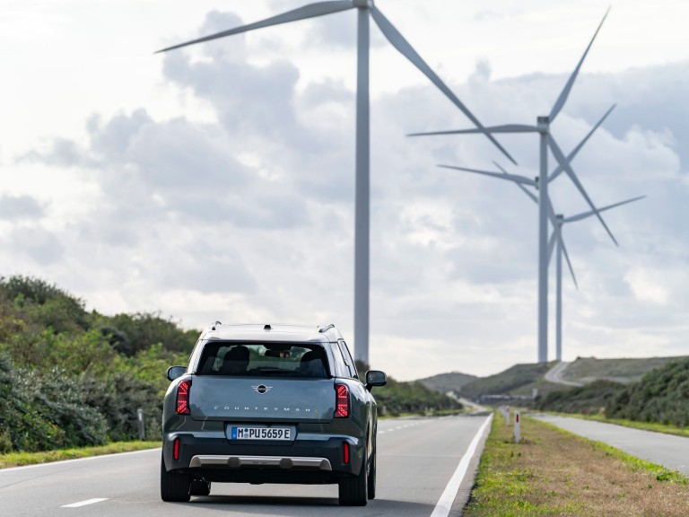 MINI elektrisch rijden - besparingen - belastingvoordelen