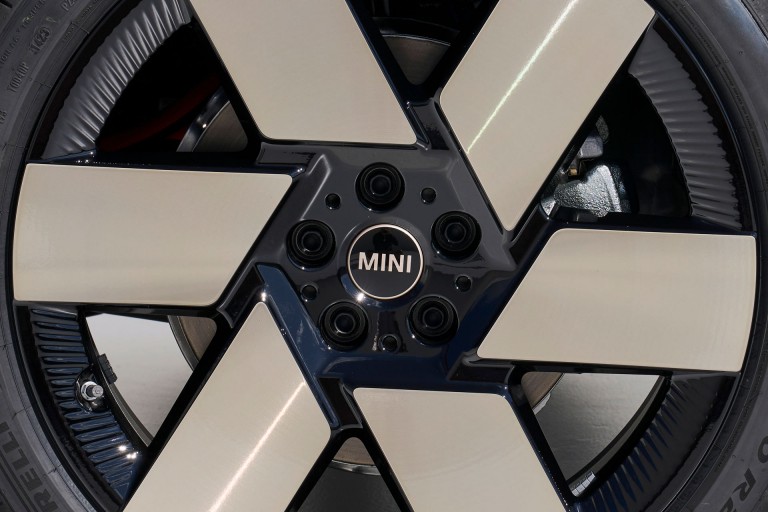 MINI duurzaamheid - nieuwe designprocessen - productie secundair aluminium