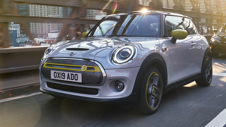 MINI duurzaamheid - MINI gaat elektrisch tijdlijn - eerste volledig elektrische MINI Cooper SE in 2020